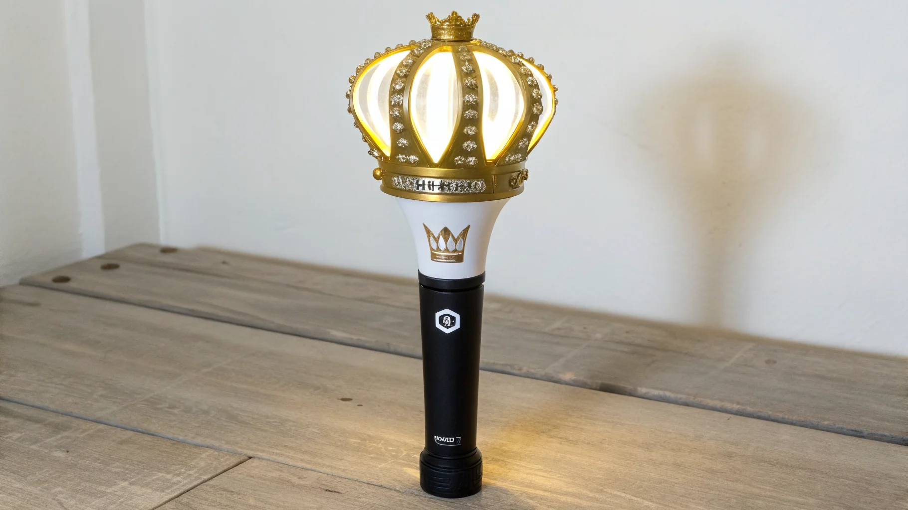 First K-Pop lightstick BIGBANG